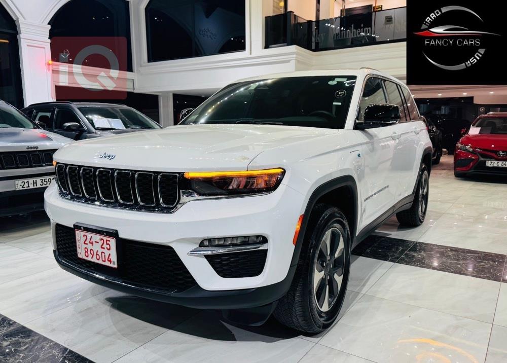 جیپ گراند شیرۆکی